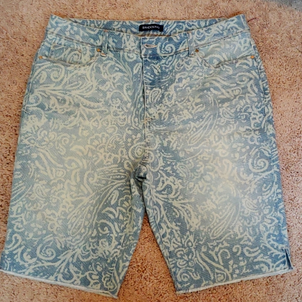 Bandolino Cutoff Light Blue Shorts. 14